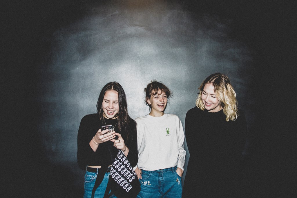 Glej SKUPINE-2466.jpg Glej SKUPINE-2466.jpg