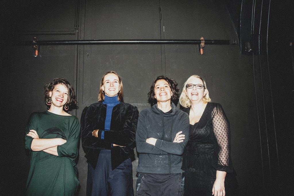 Glej SKUPINE-2516.jpg Glej SKUPINE-2516.jpg