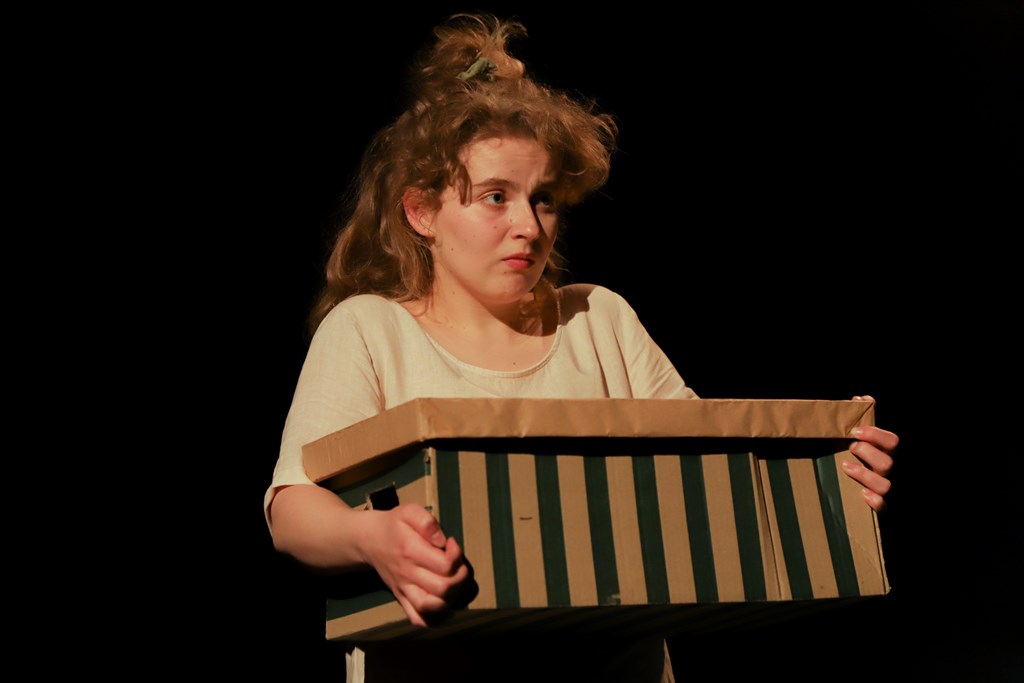 zupanov-GLEJ-DEKLICI-ODER-28.jpg zupanov-GLEJ-DEKLICI-ODER-28.jpg