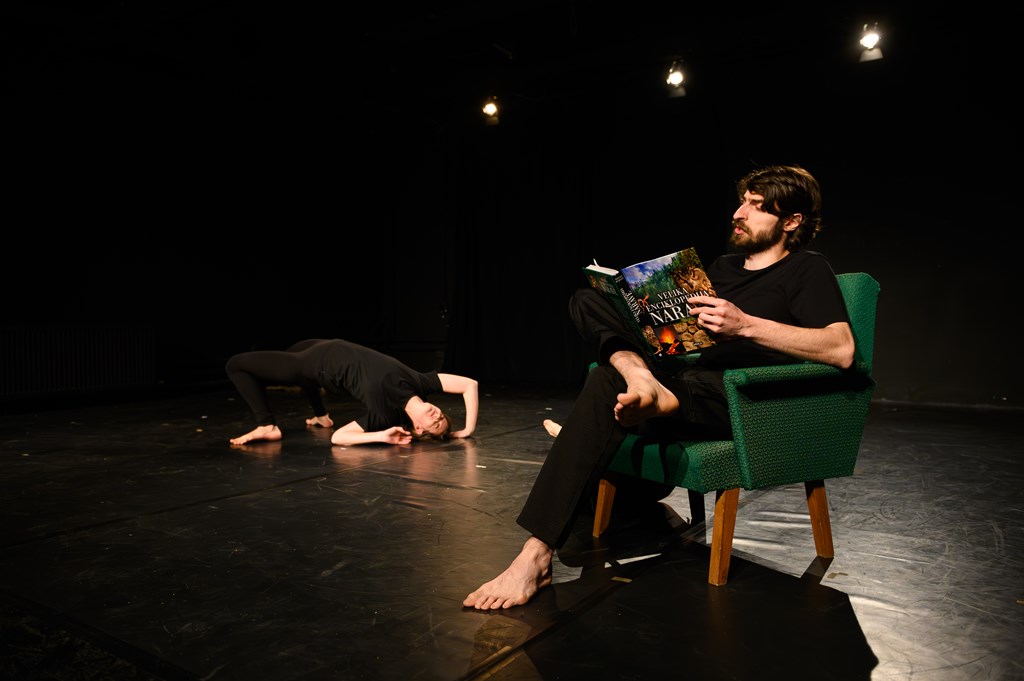 Gregor_Salobir_GT22_MOMENT_Studenteater_o_vojni_soci-34.jpg